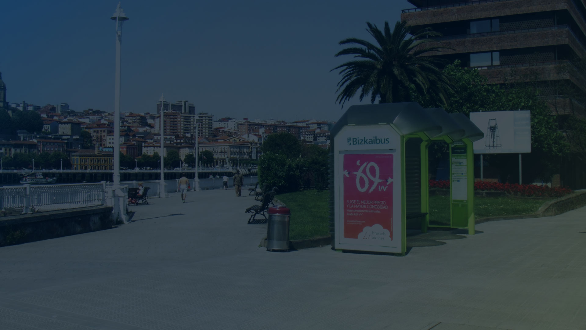 Casi 700 marquesinas